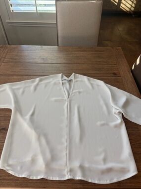 NIC+ZOE whiteV-Neck Long-Sleeve Blouse